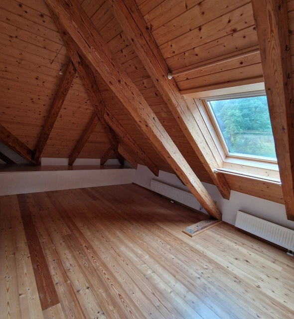 Maierhoefen-MH-2-Zimmer-mit-Dachschraege_8065_1_f0954574a09a3cf1b3cce75a117d52a1